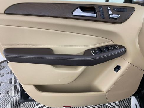 Certified 2019 Mercedes-Benz GLE 400 4MATIC image 11