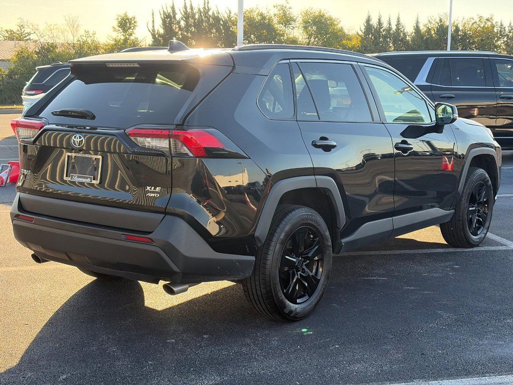 Used 2023 Toyota RAV4 XLE AWD/4WD image 3