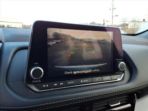 Certified 2023 Nissan Rogue SV image 23