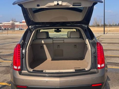 Used 2014 Cadillac SRX Luxury image 31