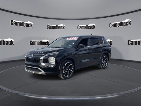Used 2023 Mitsubishi Outlander SE Black Edition image 3