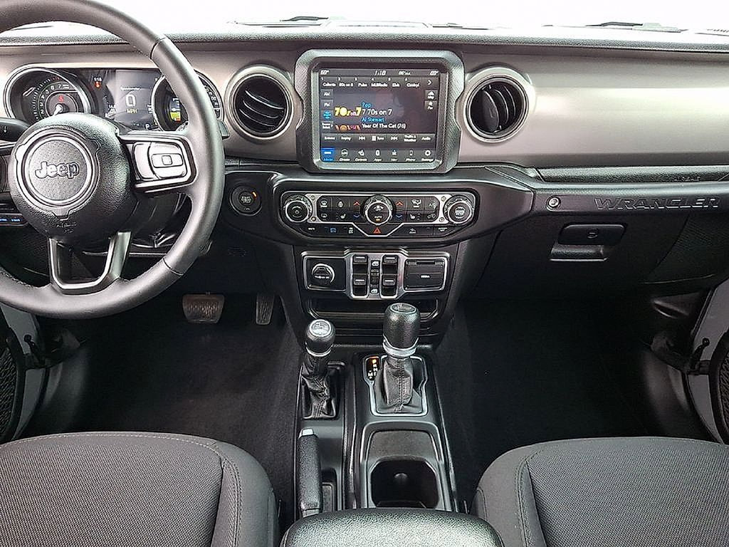 Used 2023 Jeep Wrangler Unlimited w/ Cold Weather Group AWD/4WD image 18