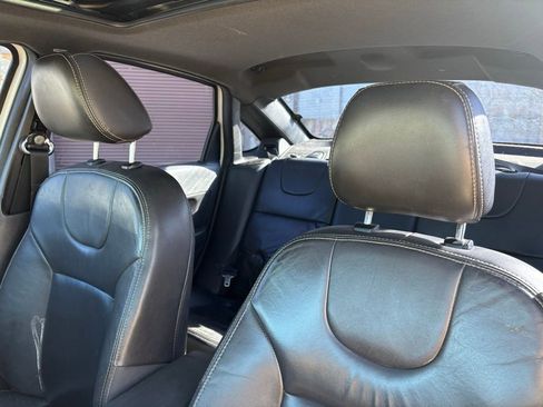 Used 2009 Ford Focus SEL image 9