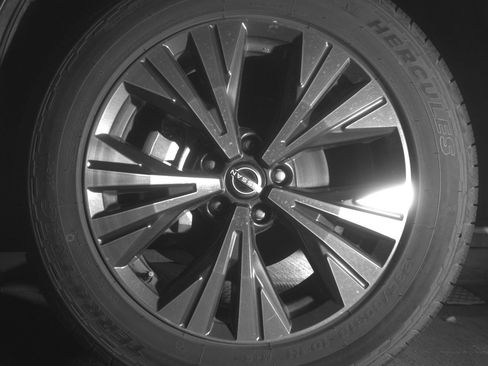 Used 2023 Nissan Rogue SV image 12