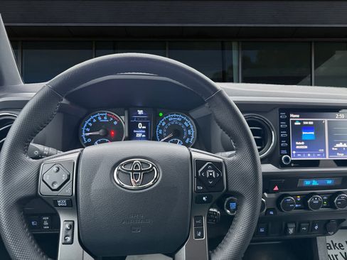 Used 2023 Toyota Tacoma TRD Sport image 3