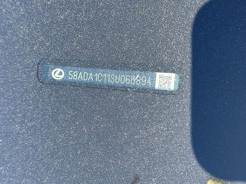 Used 2025 Lexus ES 300h 300h w/ Premium Package image 3