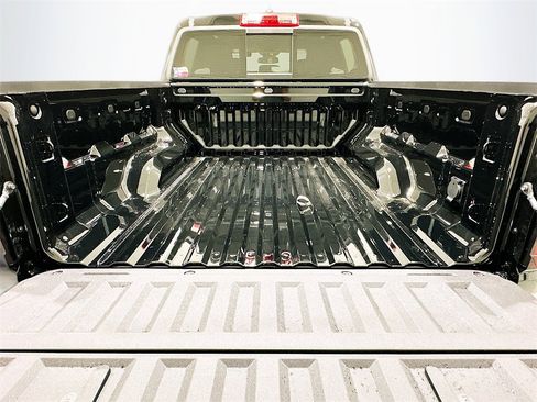 New 2026 GMC Canyon Elevation w/ Convenience Package image 9