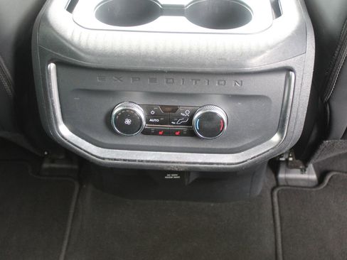 Used 2025 Ford Expedition Max Platinum AWD/4WD image 16