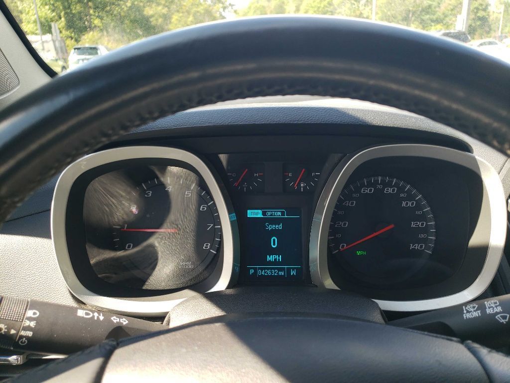 Used 2017 Chevrolet Equinox LT w/ Convenience Package AWD/4WD image 9