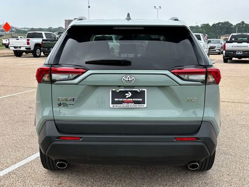 Used 2023 Toyota RAV4 XLE Premium FWD image 6