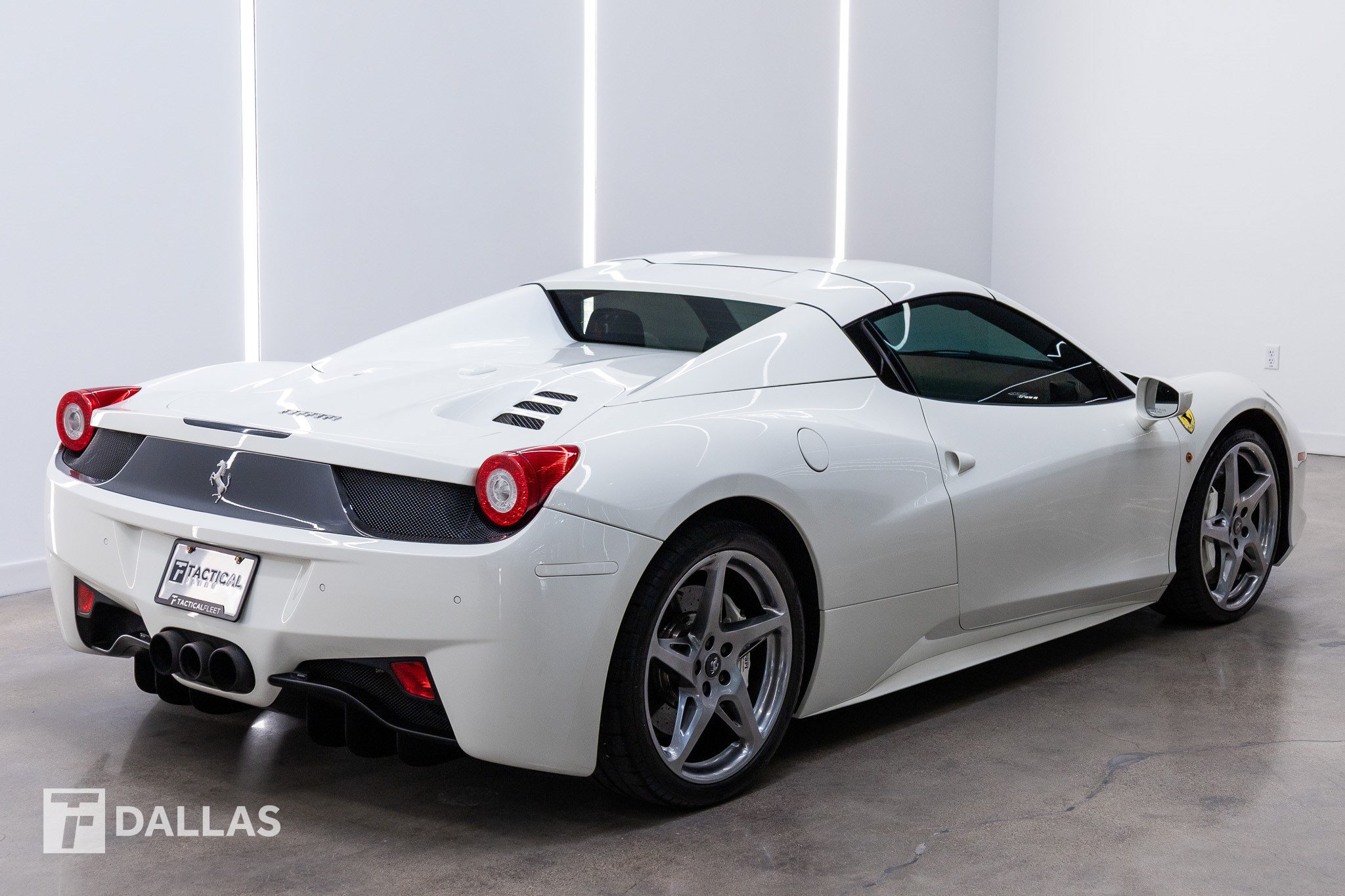 Used 2013 Ferrari 458 Spider RWD image 18