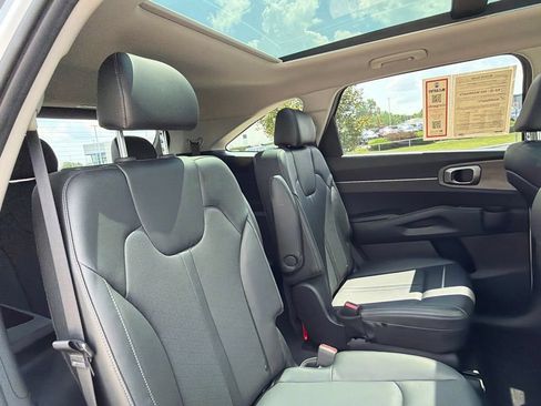 Used 2022 Kia Sorento EX w/ Panoramic Sunroof Package FWD image 35