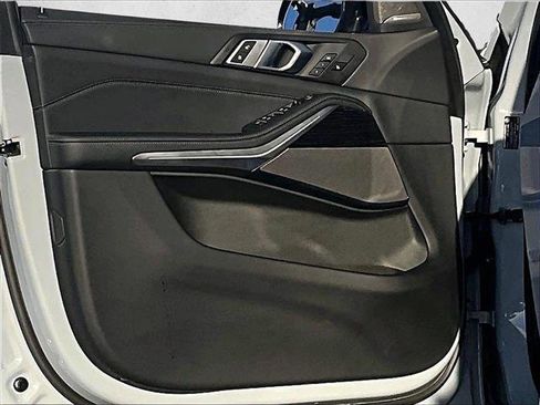 Used 2026 BMW X5 sDrive40i w/ M Sport Package image 18