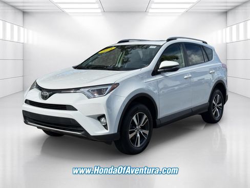 Used 2018 Toyota RAV4 XLE FWD image 3
