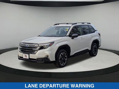 Certified 2025 Subaru Forester Premium image 8