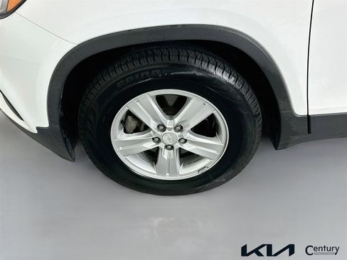 Used 2020 Chevrolet Trax LT w/ Driver Confidence Package image 28