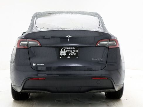 Used 2024 Tesla Model Y Long Range AWD/4WD image 7