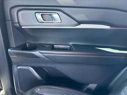 Used 2025 Ford Explorer ST-Line w/ Premium Package image 12