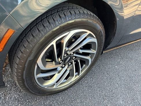 Certified 2025 Lincoln Navigator Reserve image 11