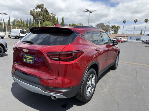 New 2025 Chevrolet Blazer LT w/ Convenience Package FWD image 8