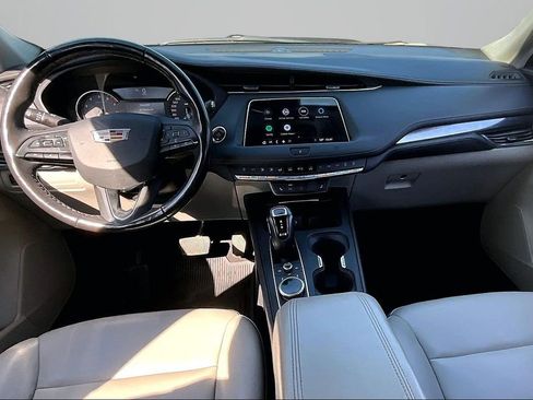 Used 2019 Cadillac XT4 Luxury w/ Trailering Package FWD image 7