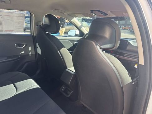 New 2025 Kia K4 FWD image 12