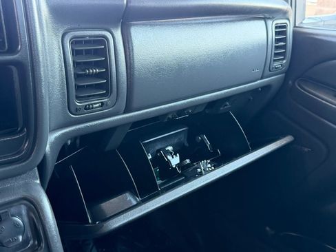 Used 2004 Chevrolet Silverado 2500 LT RWD image 58