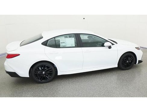 New 2026 Toyota Camry SE FWD image 10