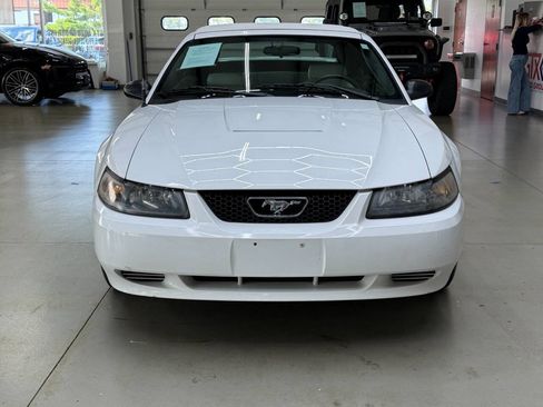 Used 2003 Ford Mustang Convertible RWD image 6