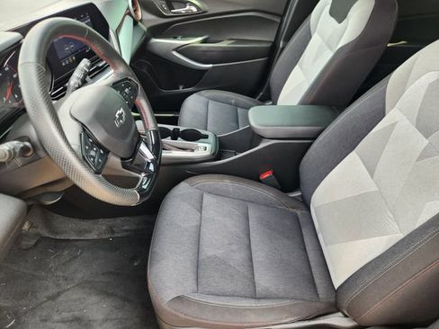 Used 2024 Chevrolet Trax RS w/ Sunroof Package FWD image 13