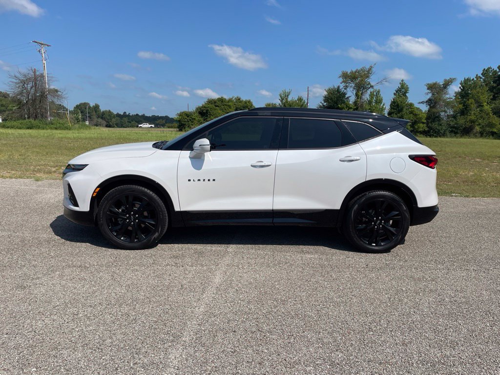 Used 2022 Chevrolet Blazer RS FWD image 2