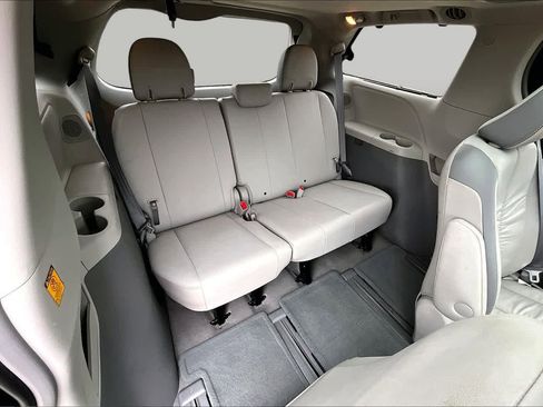 Used 2011 Toyota Sienna Limited w/ Premium Pkg AWD/4WD image 18