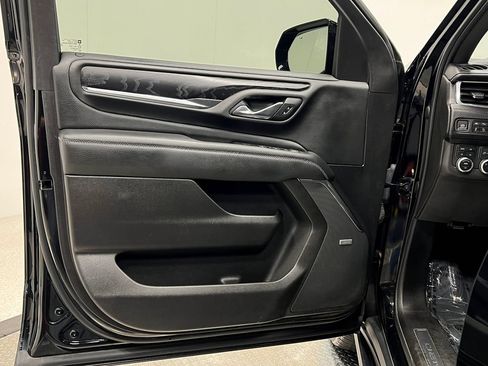 Used 2021 GMC Yukon Denali w/ Denali Premium Package AWD/4WD image 15
