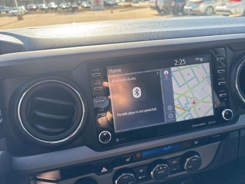 Used 2022 Toyota Tacoma TRD Off-Road w/ TRD Premium Off Road Package image 17