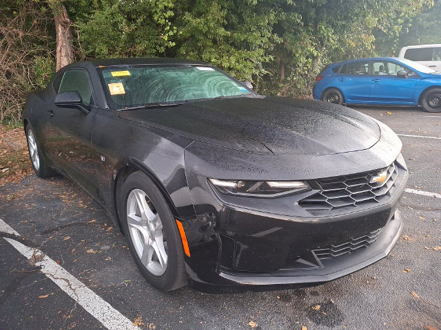 Used 2023 Chevrolet Camaro LT RWD image 3