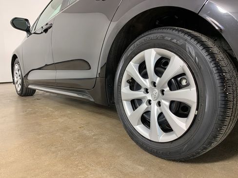 Used 2023 Toyota Corolla LE image 14