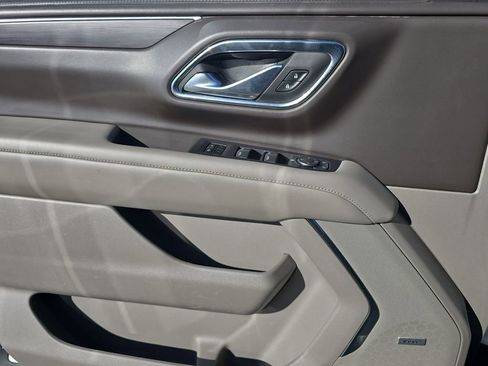 Used 2023 Chevrolet Suburban LT image 28