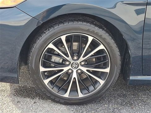 Used 2019 Toyota Camry SE image 8