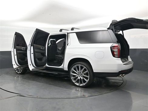 Used 2021 Chevrolet Suburban Premier w/ Premium Package image 49