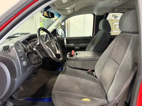 Used 2007 Chevrolet Silverado 1500 LT w/ 1LT Convenience Package AWD/4WD image 8
