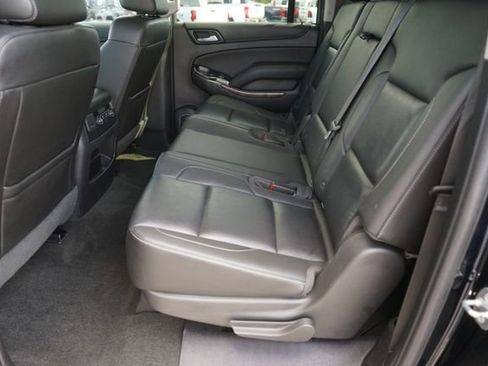 Used 2018 Chevrolet Suburban LT RWD image 12