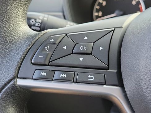 Used 2024 Nissan Altima 2.5 SV image 23