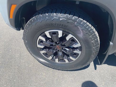 Used 2023 Nissan Frontier PRO-4X w/ Pro Convenience Package AWD/4WD image 10
