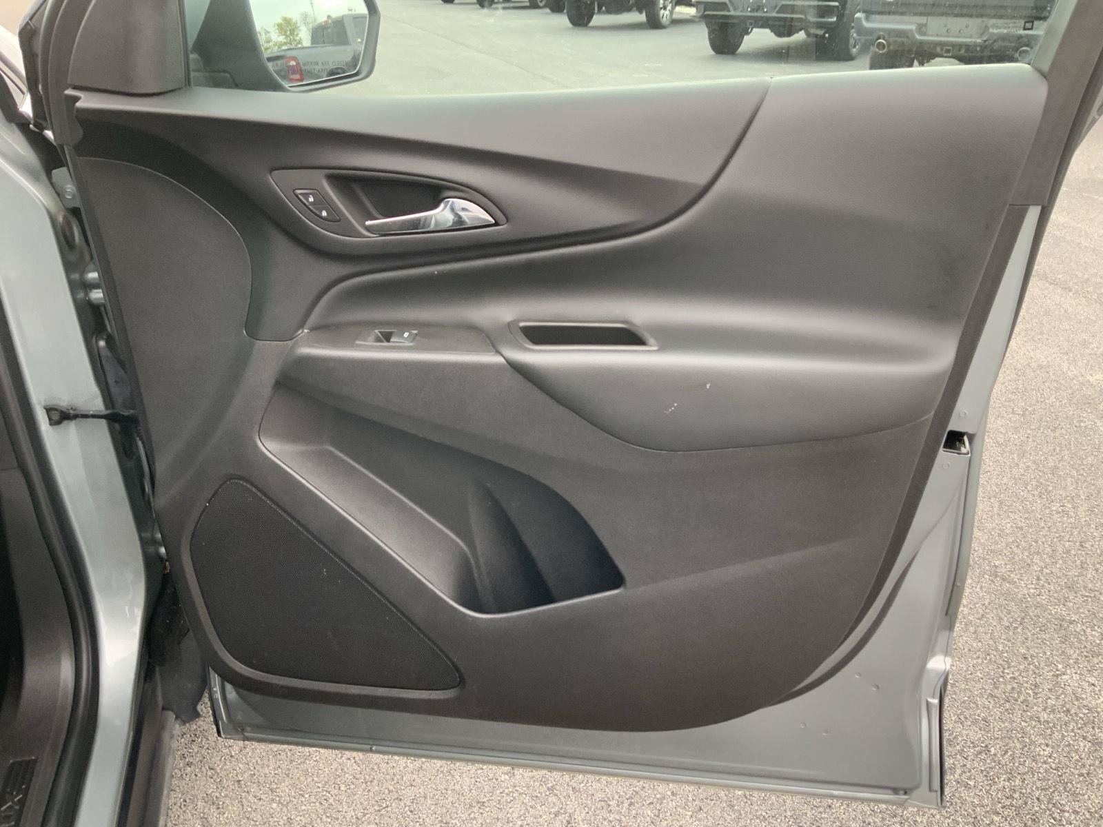 Used 2024 Chevrolet Equinox LT FWD image 49