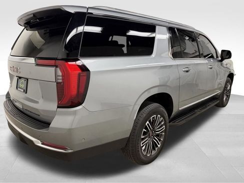 Certified 2025 GMC Yukon XL Elevation w/ Technology Package AWD/4WD image 9
