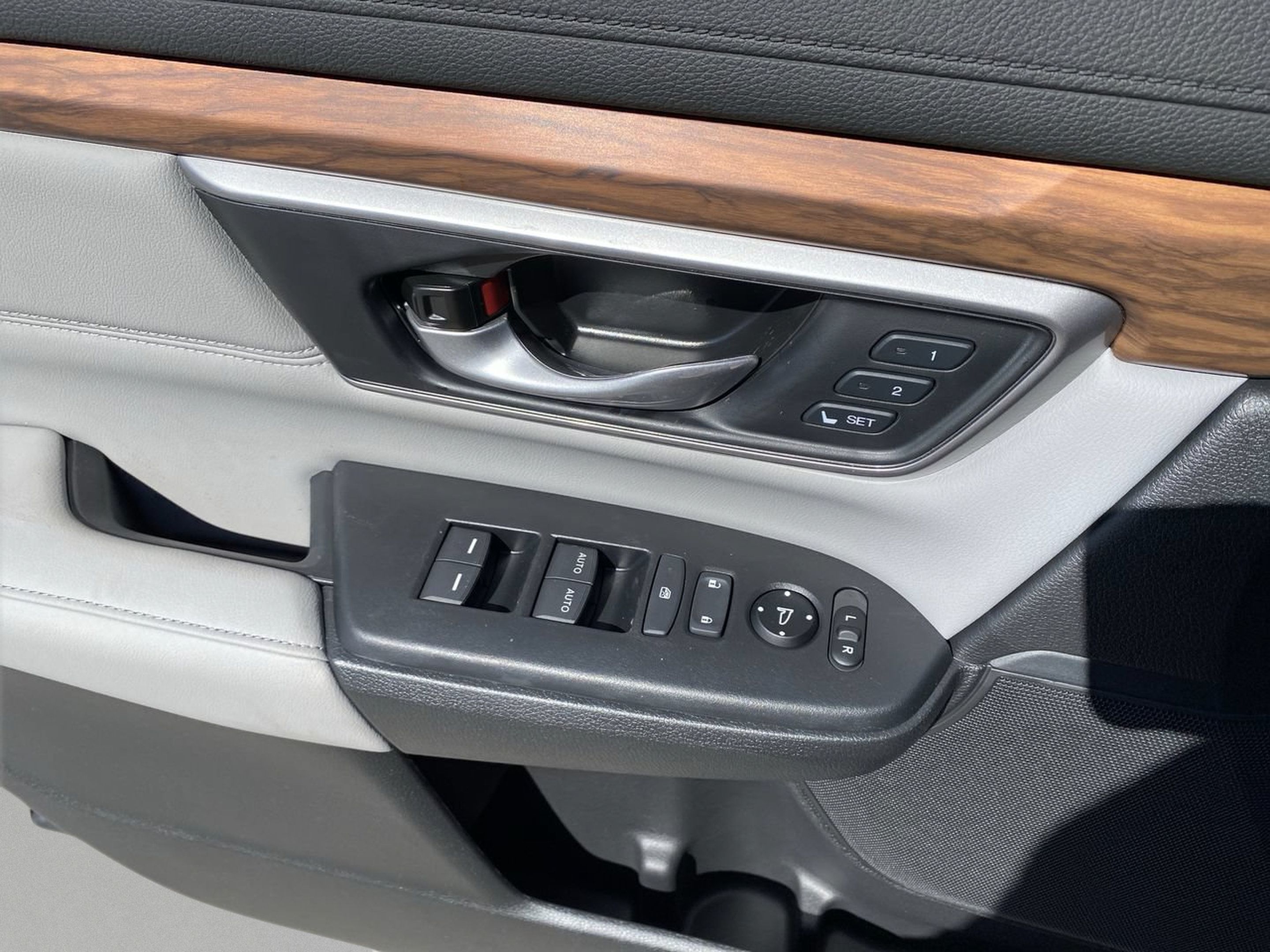 Used 2022 Honda CR-V Touring image 15