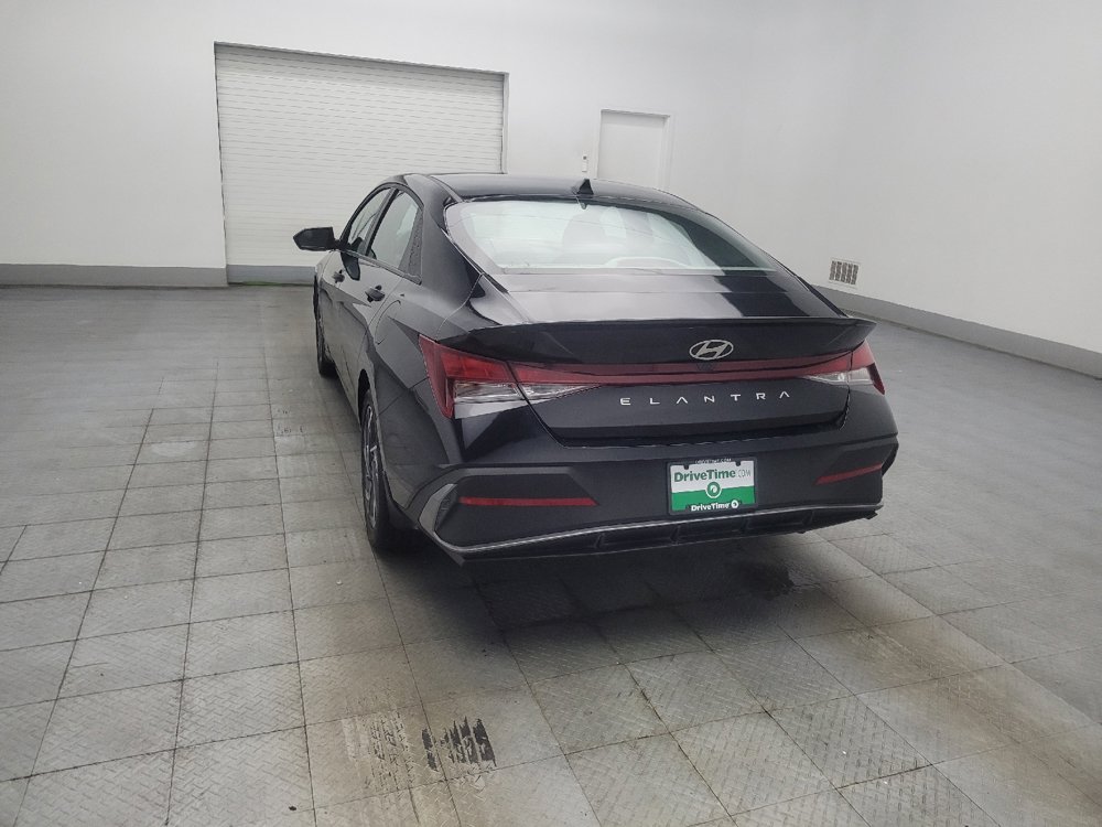 Used 2025 Hyundai Elantra Sport FWD image 5