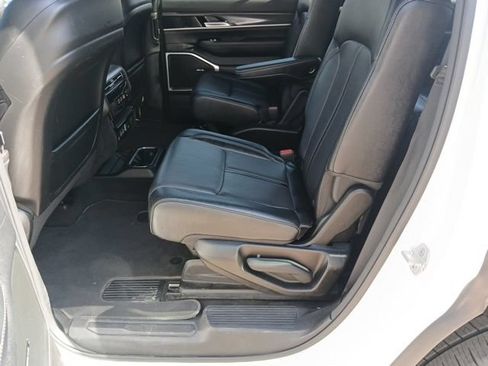 Used 2024 Jeep Wagoneer Series II AWD/4WD image 18