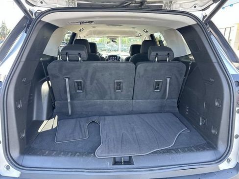 Used 2020 Chevrolet Traverse LT FWD image 23