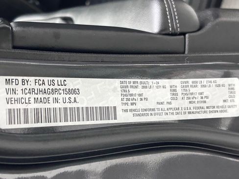 Used 2024 Jeep Grand Cherokee Laredo image 29